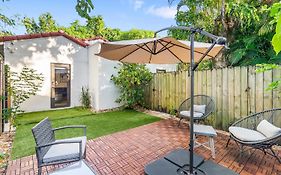 Enjoy Modern Oasis Private Patio - Near Beach